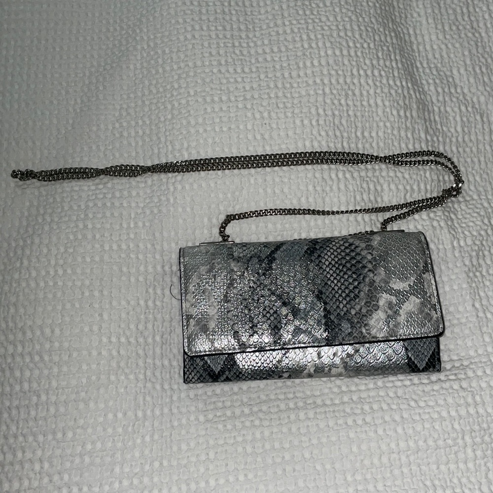 SNAKESKIN CROSS BODY CLUTCH ❤️❤️
